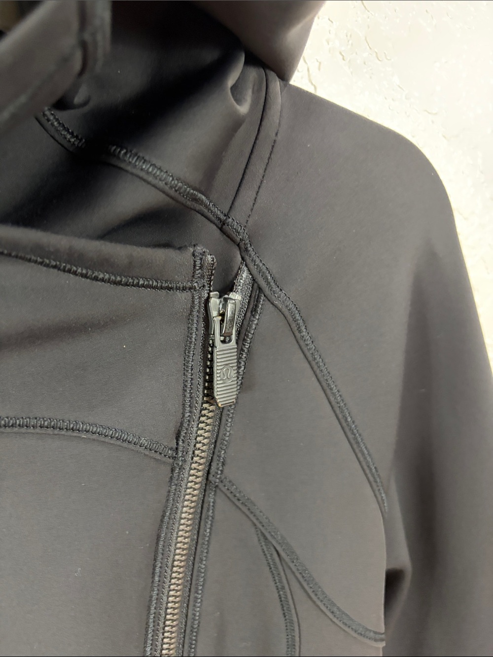 Lululemon,Size 8,Black Hooded Asymmetrical Zip Women's Jacket - Picture 5 of 17